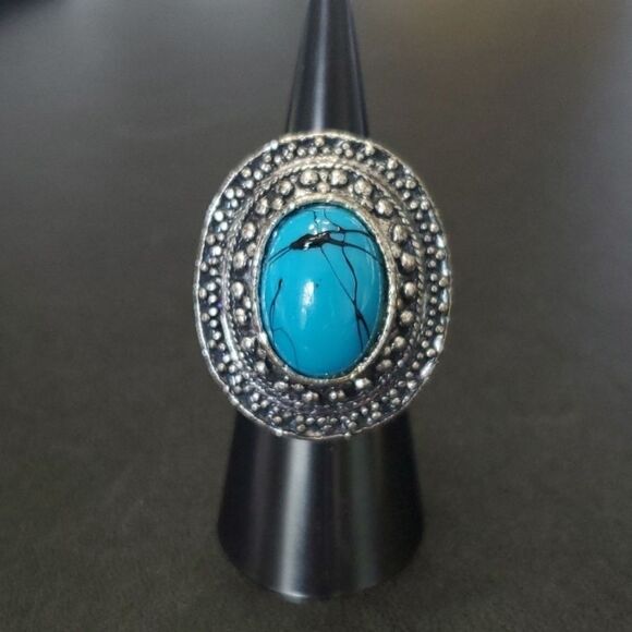 Silver tone ring with blue - Picture 4 of 10